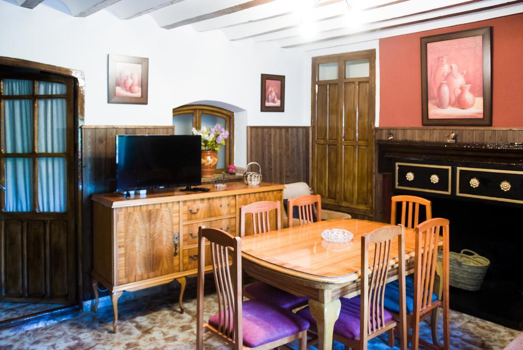 Pensjonat Casa Felix Segura de la Sierra Zewnętrze zdjęcie