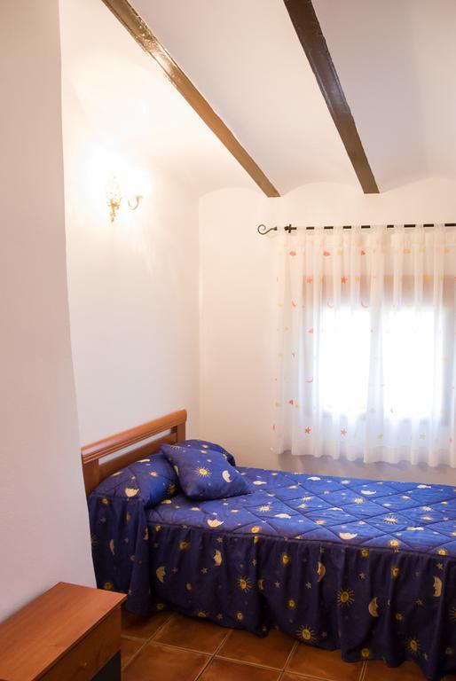 Pensjonat Casa Felix Segura de la Sierra Zewnętrze zdjęcie