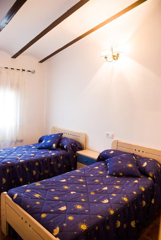 Pensjonat Casa Felix Segura de la Sierra Zewnętrze zdjęcie